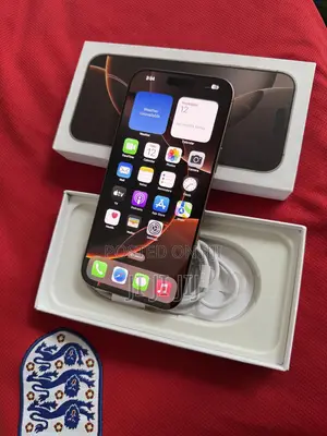 Photo - Apple iPhone 16 Pro Max 256 GB Gold