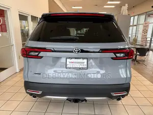 Toyota Grand Highlander Platinum AWD 2024 Gray