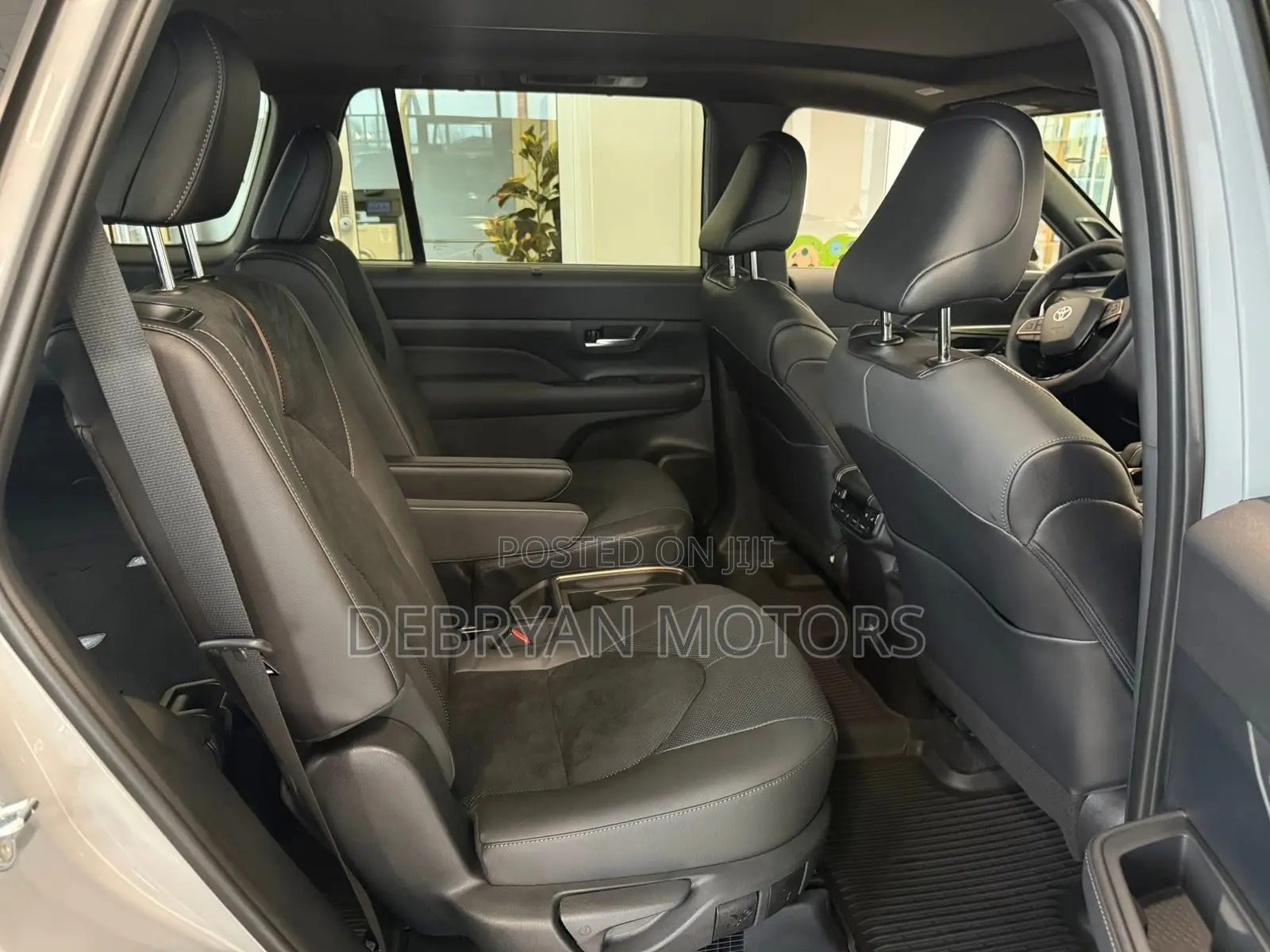 Toyota Grand Highlander Platinum AWD 2024 Gray