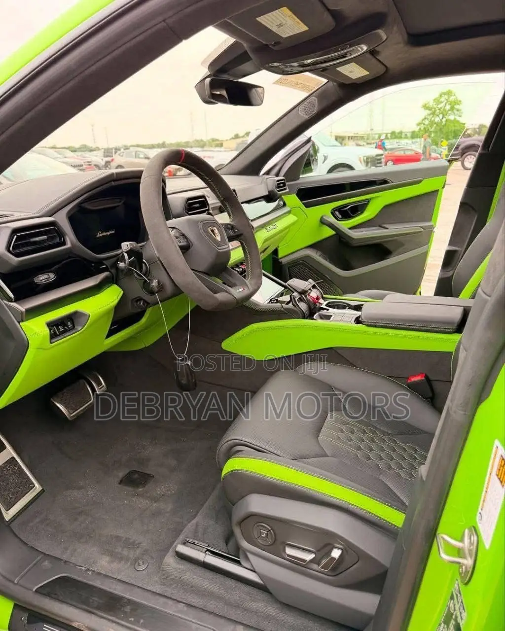 New Lamborghini Urus 2024 Green