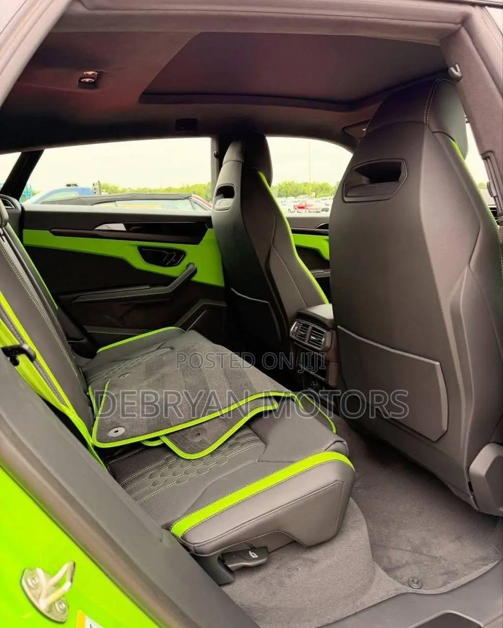 New Lamborghini Urus 2024 Green