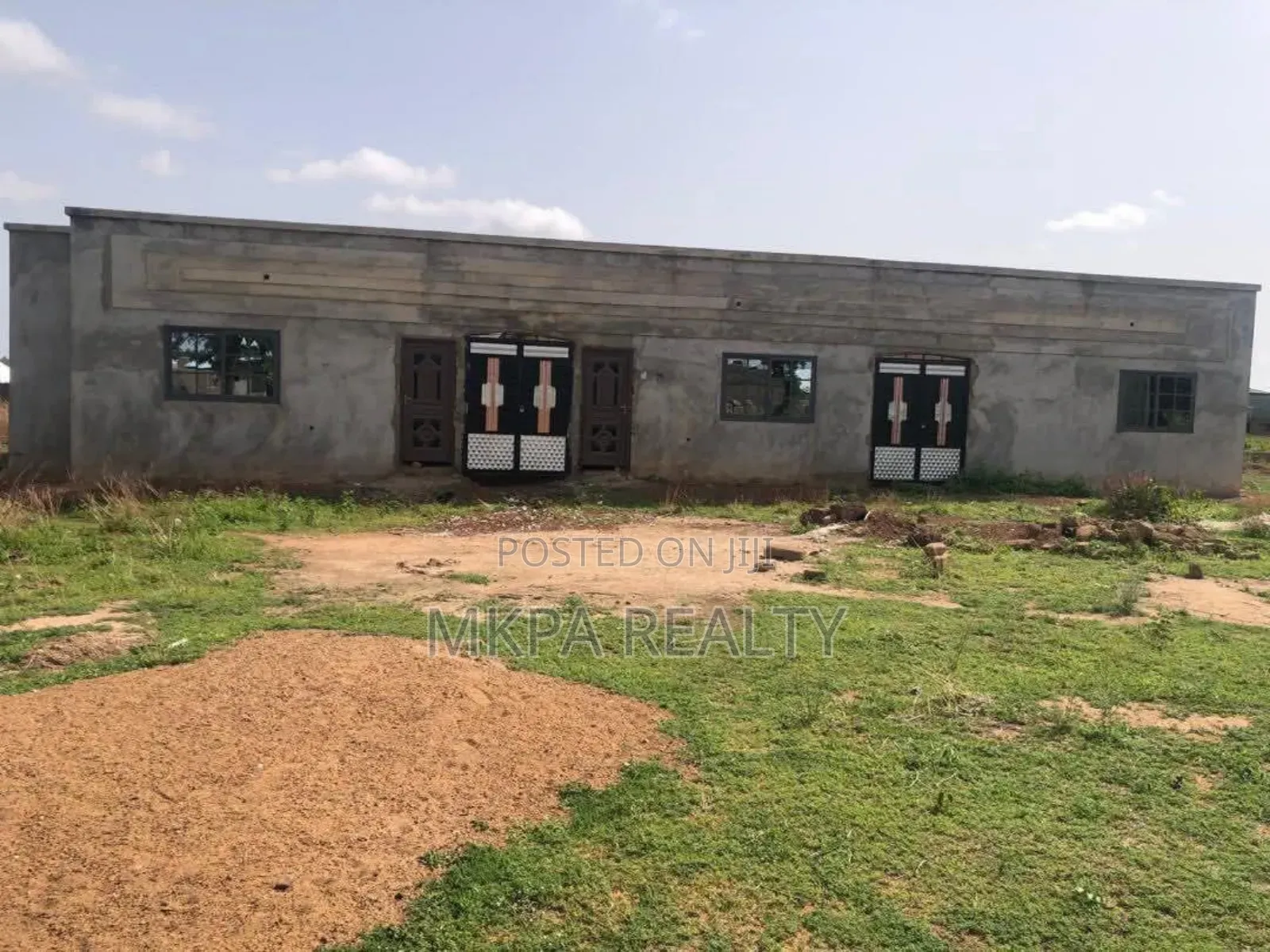 20bdrm House in Mkpa Realty, Tamale Municipal for sale