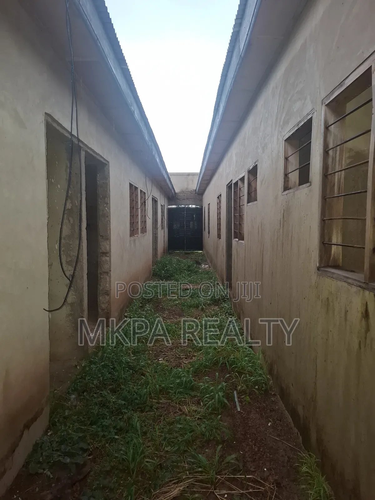 20bdrm House in Mkpa Realty, Tamale Municipal for sale
