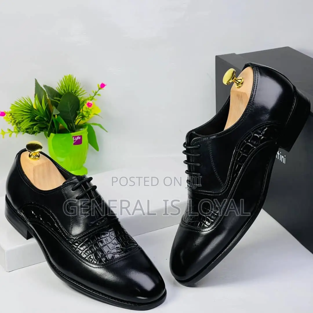 Roberto Serpentine Lace Shoe