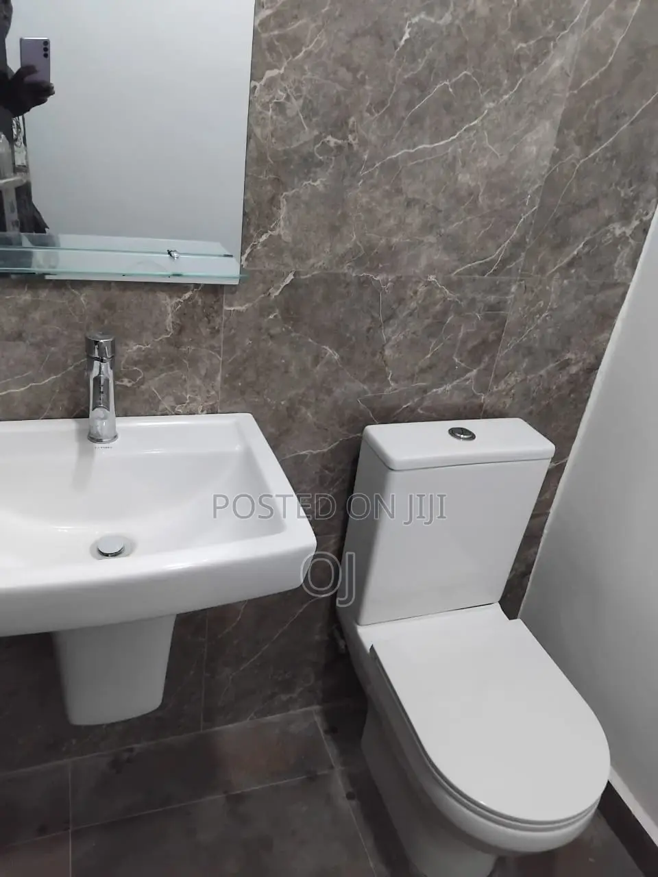 3bdrm Duplex in Arko Homes, Main Station for rent
