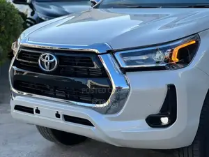2020 2024 Toyota Hilux Front Bumper