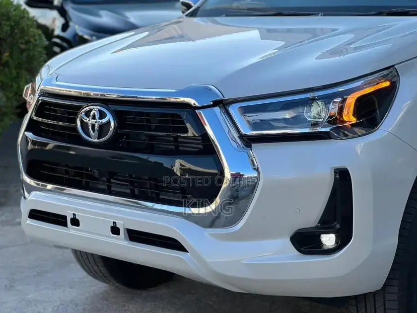 2020 2024 Toyota Hilux Front Bumper