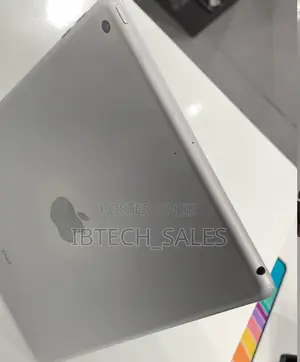 Apple iPad 9.7 32 GB Silver