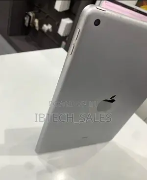 Apple iPad 9.7 32 GB Silver