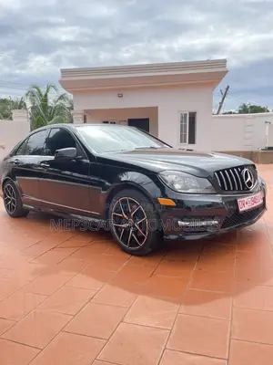 Photo - Mercedes-Benz C250 2014 Black