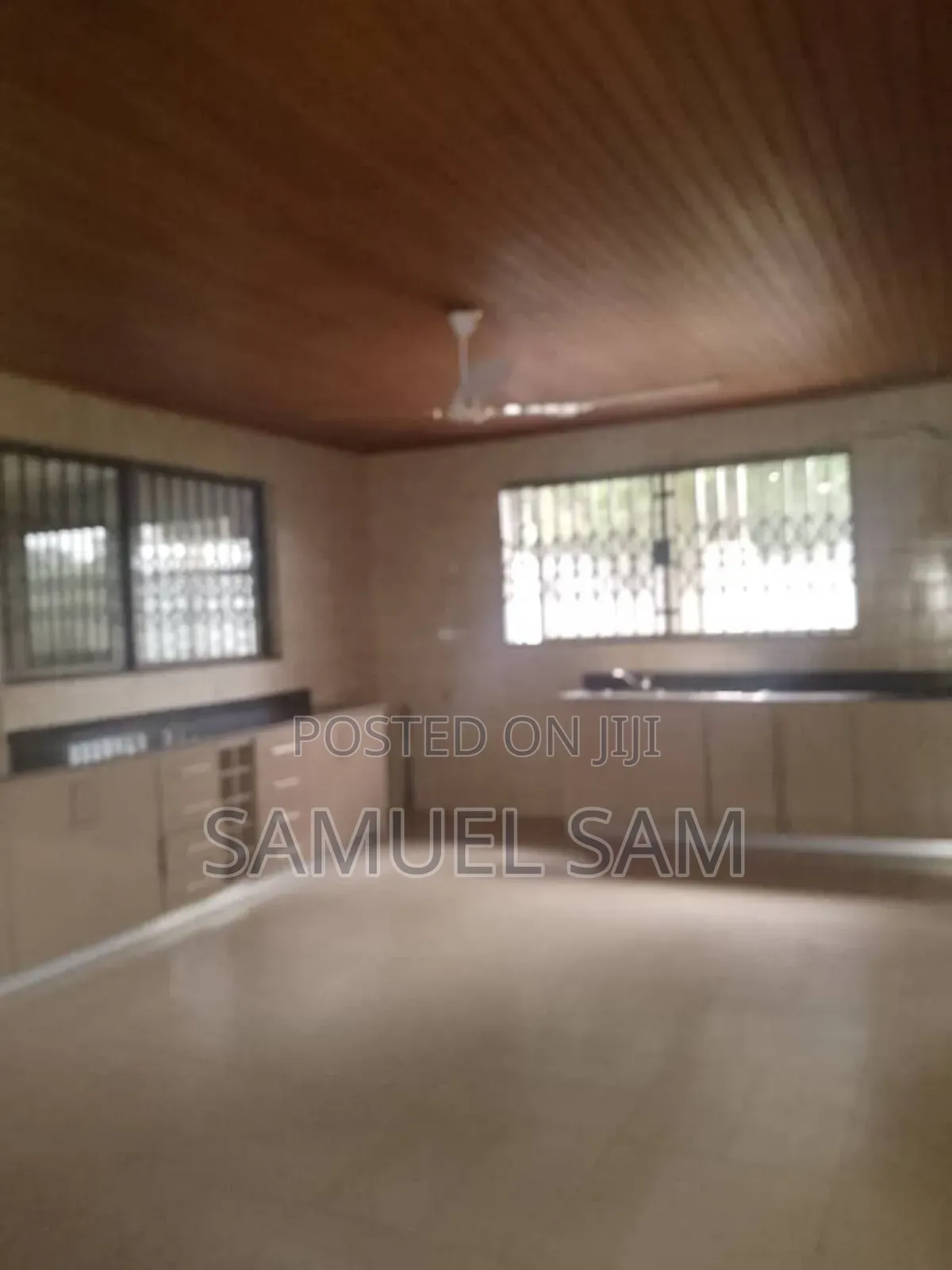 10bdrm House in Site A, Tema Metropolitan for rent