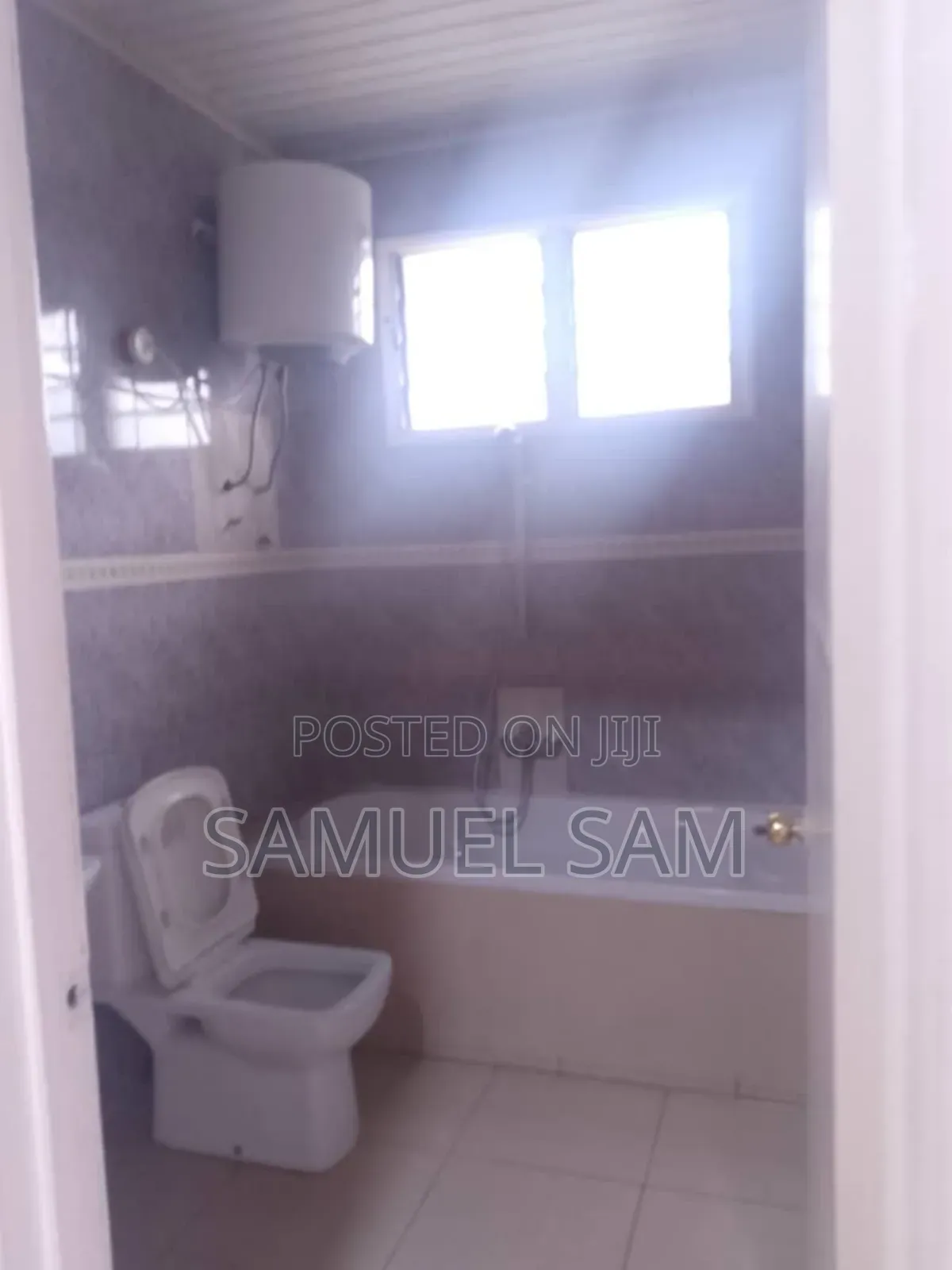10bdrm House in Site A, Tema Metropolitan for rent