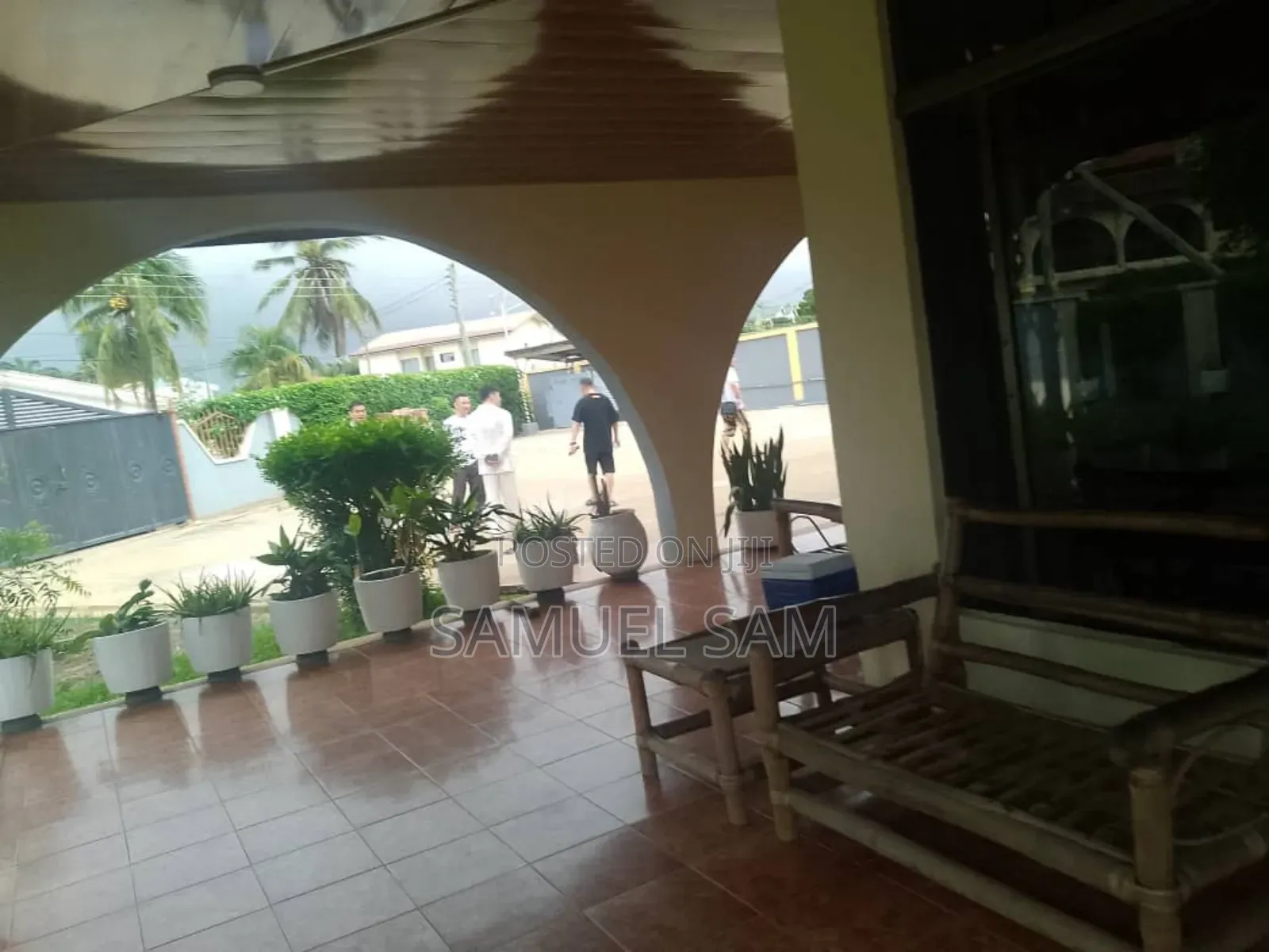 10bdrm House in Site A, Tema Metropolitan for rent