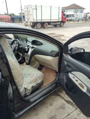 Photo - Toyota Yaris 1.5 2008 Black