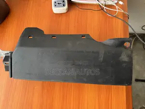 2016 Toyota Tacoma Passenger Knee Airbag