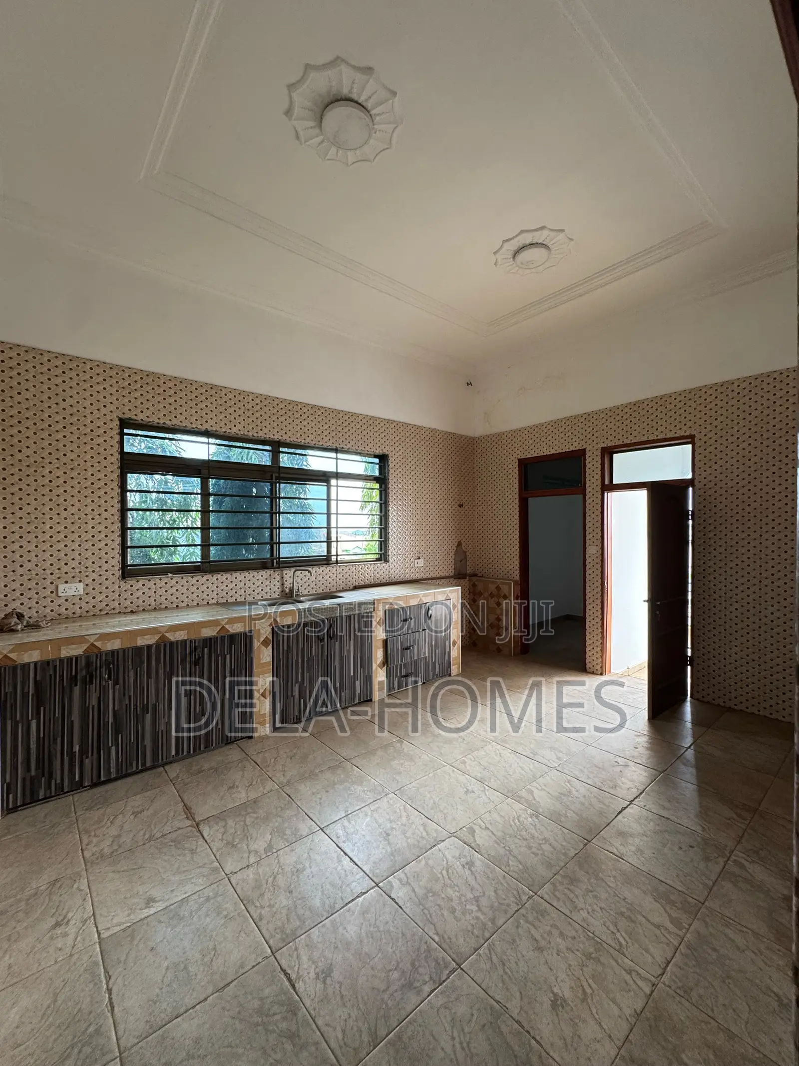 4bdrm Apartment in Adenta, Frafraha for rent