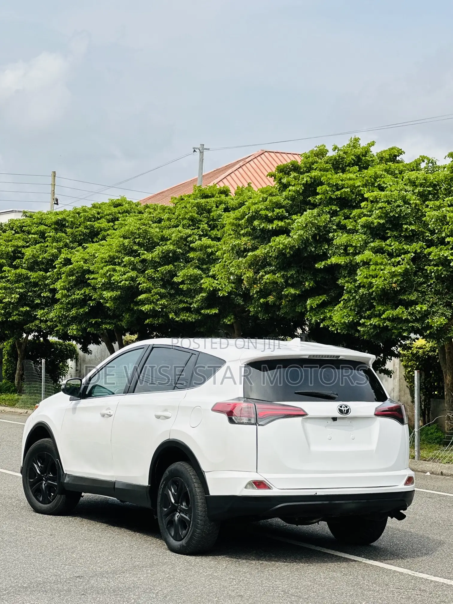 Toyota RAV4 LE AWD (2.5L 4cyl 6A) 2016 White