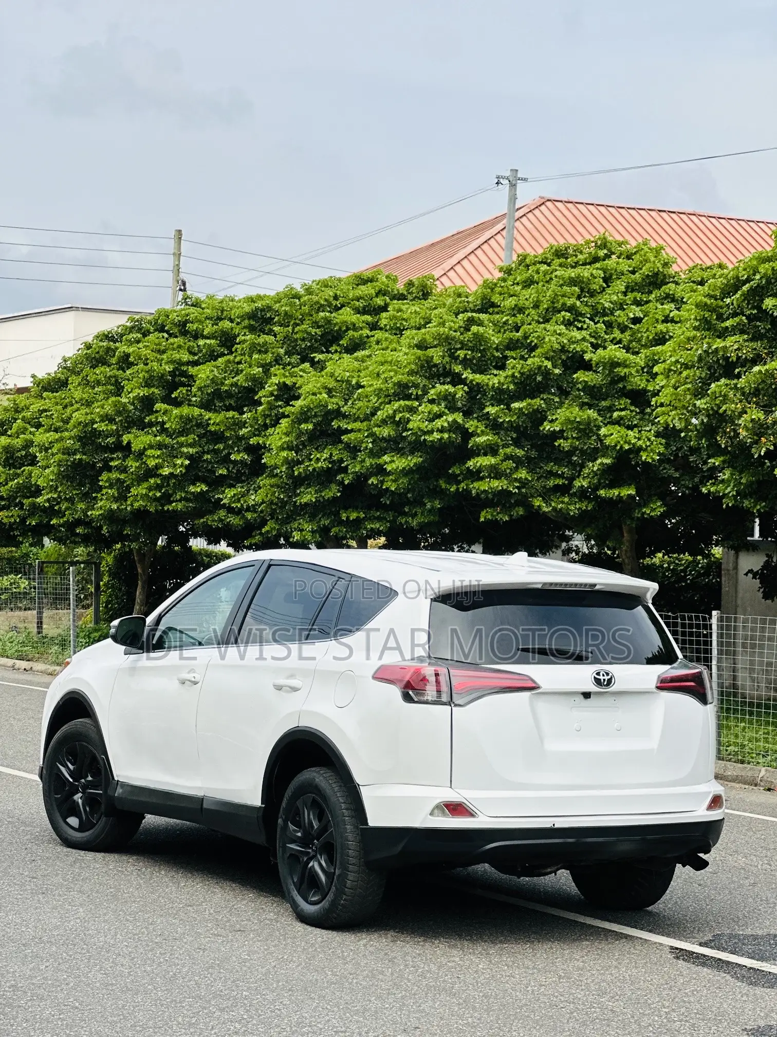Toyota RAV4 LE AWD (2.5L 4cyl 6A) 2016 White