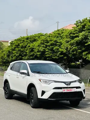Toyota RAV4 LE AWD (2.5L 4cyl 6A) 2016 White