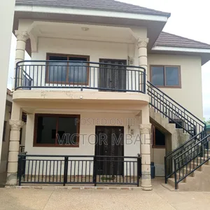 2bdrm Apartment in Dc Properties, Tema Metropolitan for rent
