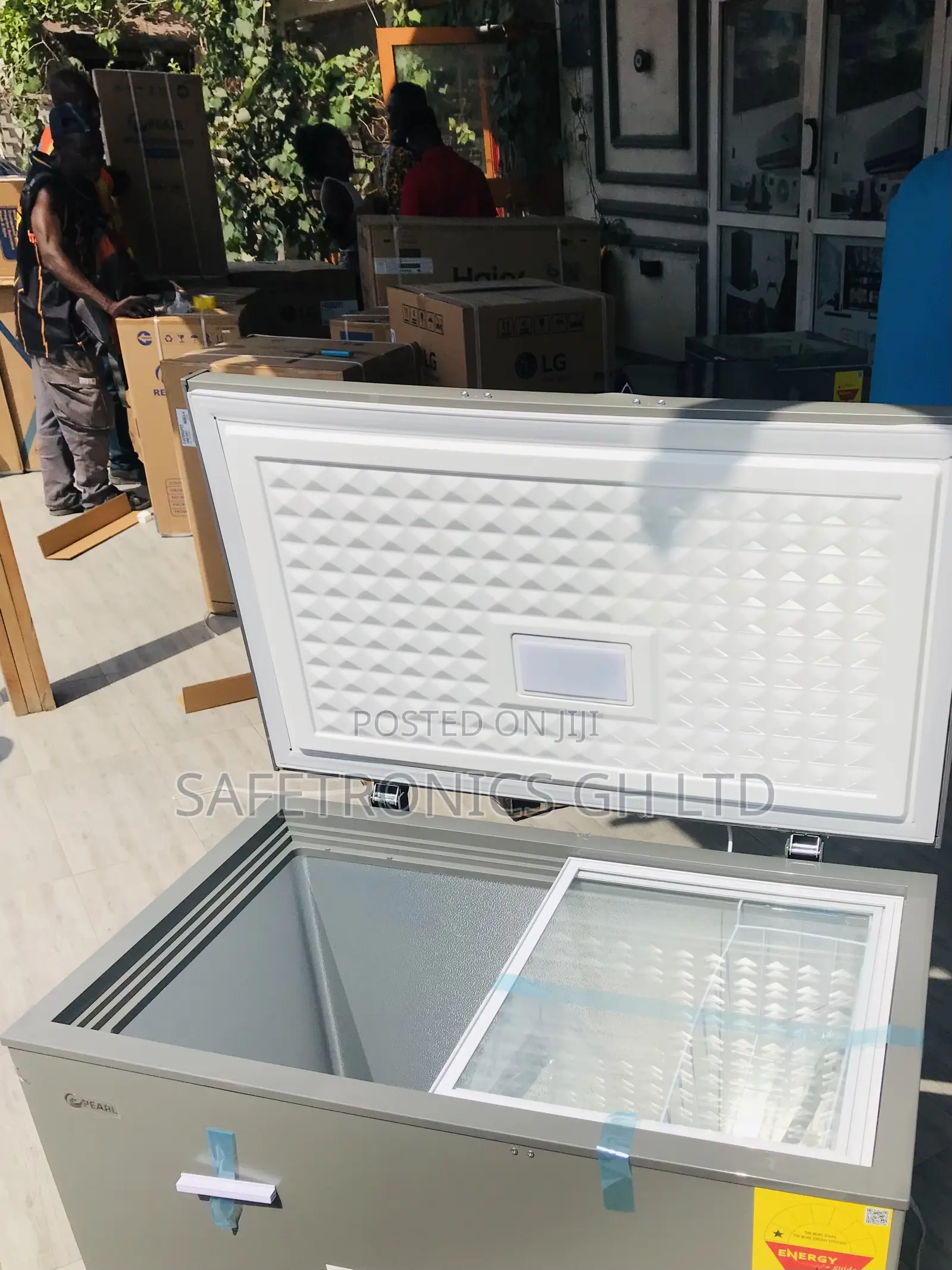 Classic Chillout Slide Glass Pearl 200l Singledoor Freezer