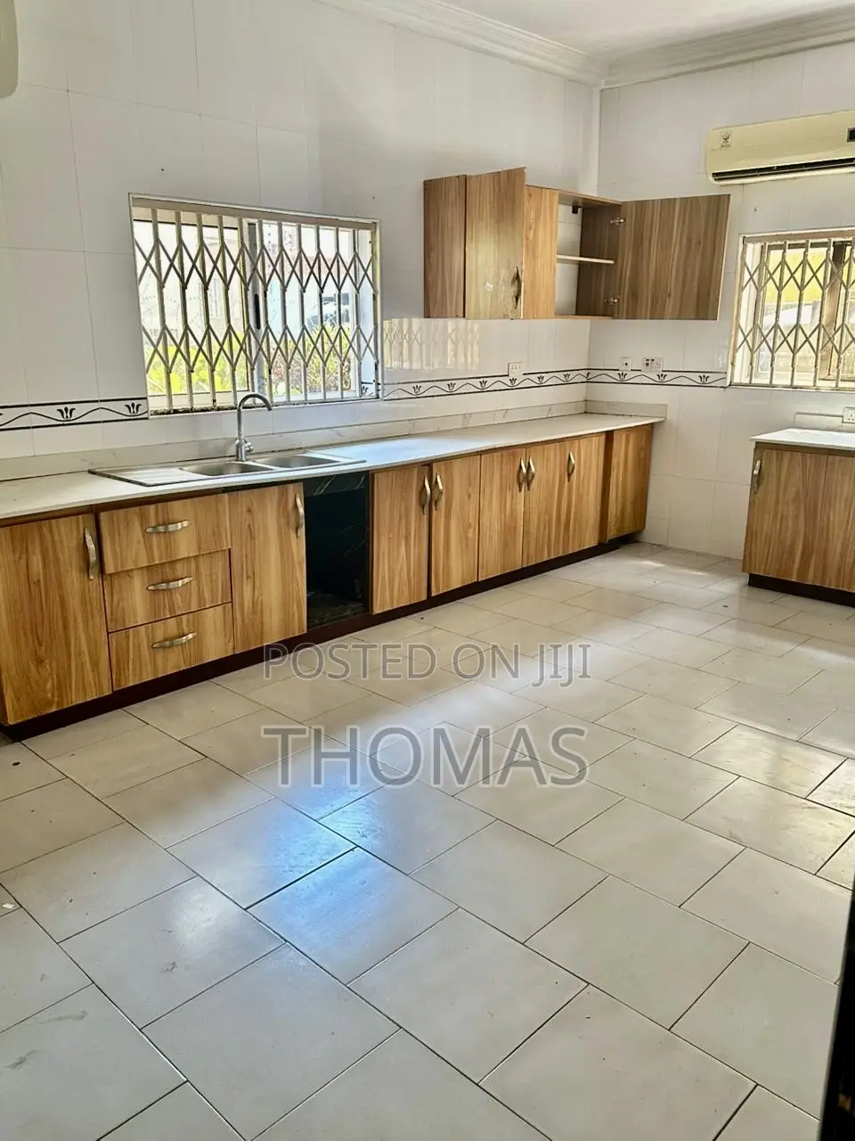 5bdrm Mansion in Joykeys, American House for sale
