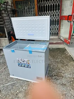 Better Deal on Chest Freezer 200l Pearl PCF-2530-1a