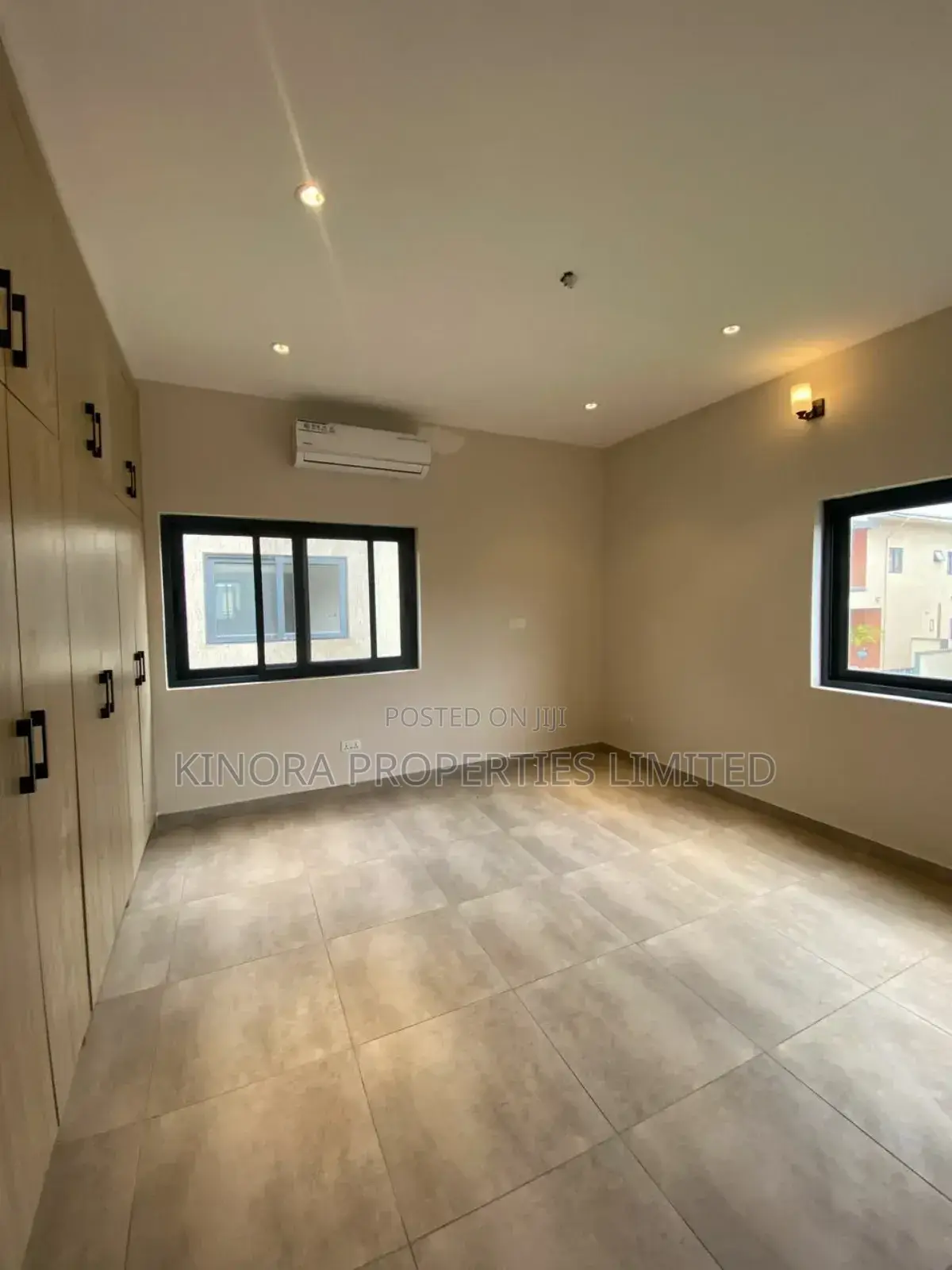 4bdrm Townhouse / Terrace in Oyarifa for rent