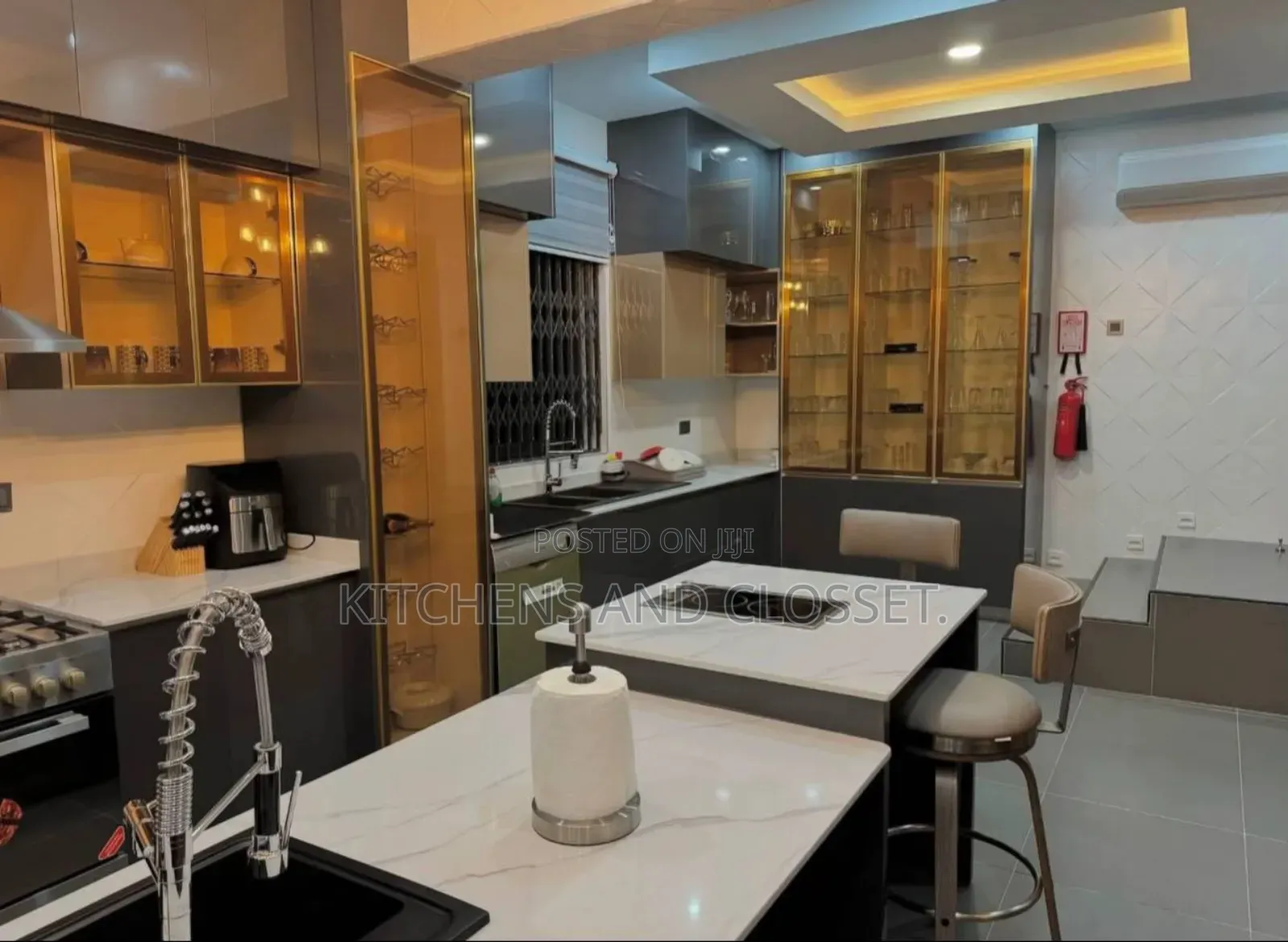 Luxury Kitchen Cabinent