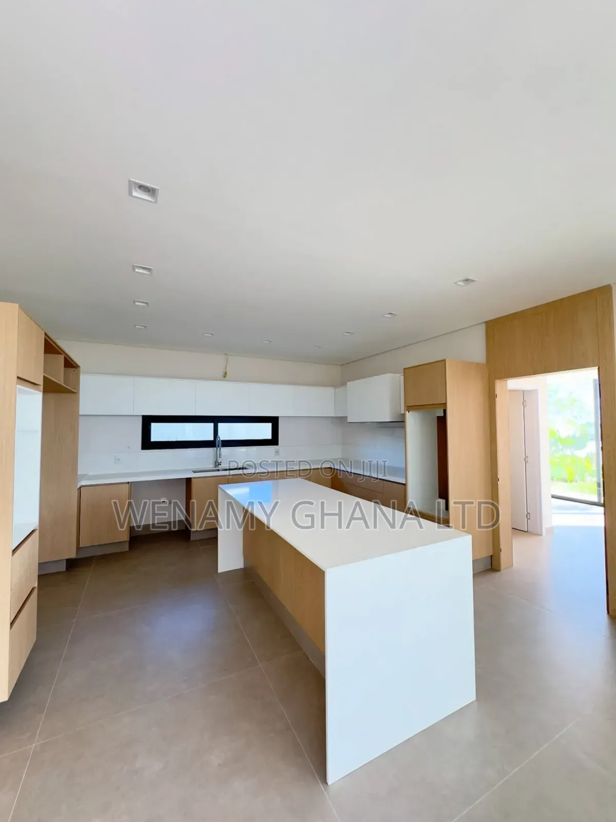 4bdrm House in Accra for sale
