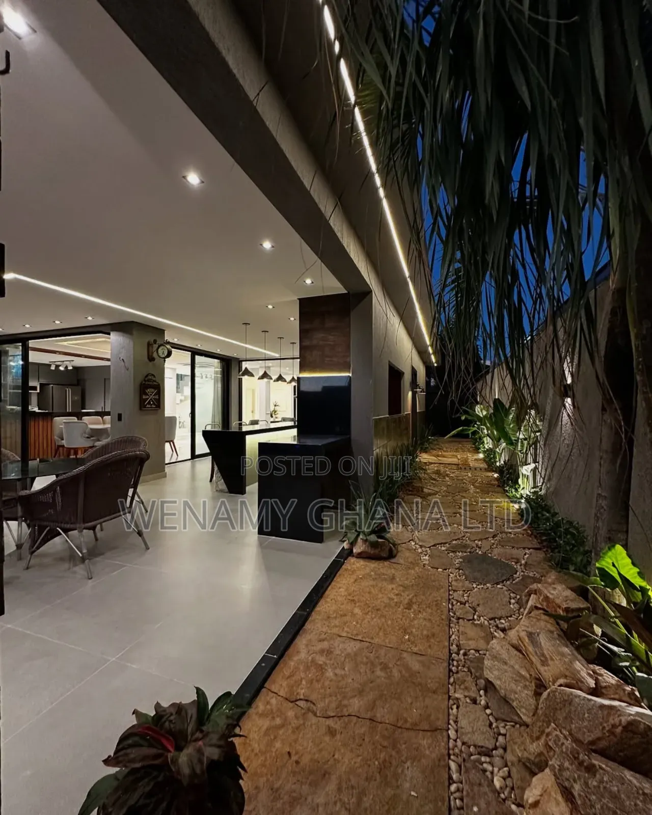 4bdrm Duplex in Accra for sale