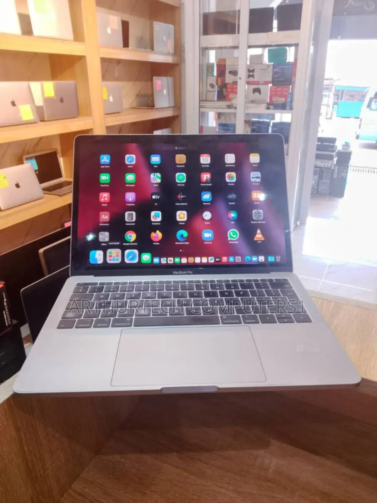 Laptop Apple MacBook 2017 8GB Intel Core I5 SSD 256GB