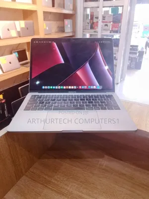 Laptop Apple MacBook 2017 8GB Intel Core I5 SSD 256GB