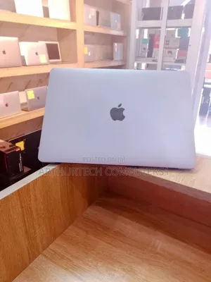 Laptop Apple MacBook 2017 8GB Intel Core I5 SSD 256GB