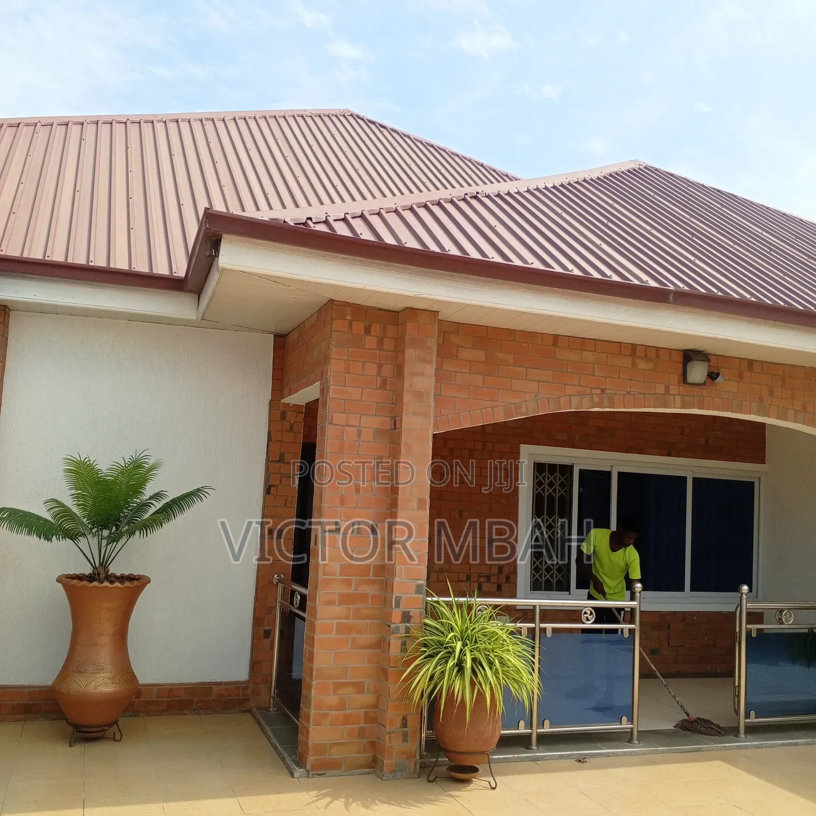 4bdrm Bungalow in Dc Properties, Tema Metropolitan for sale
