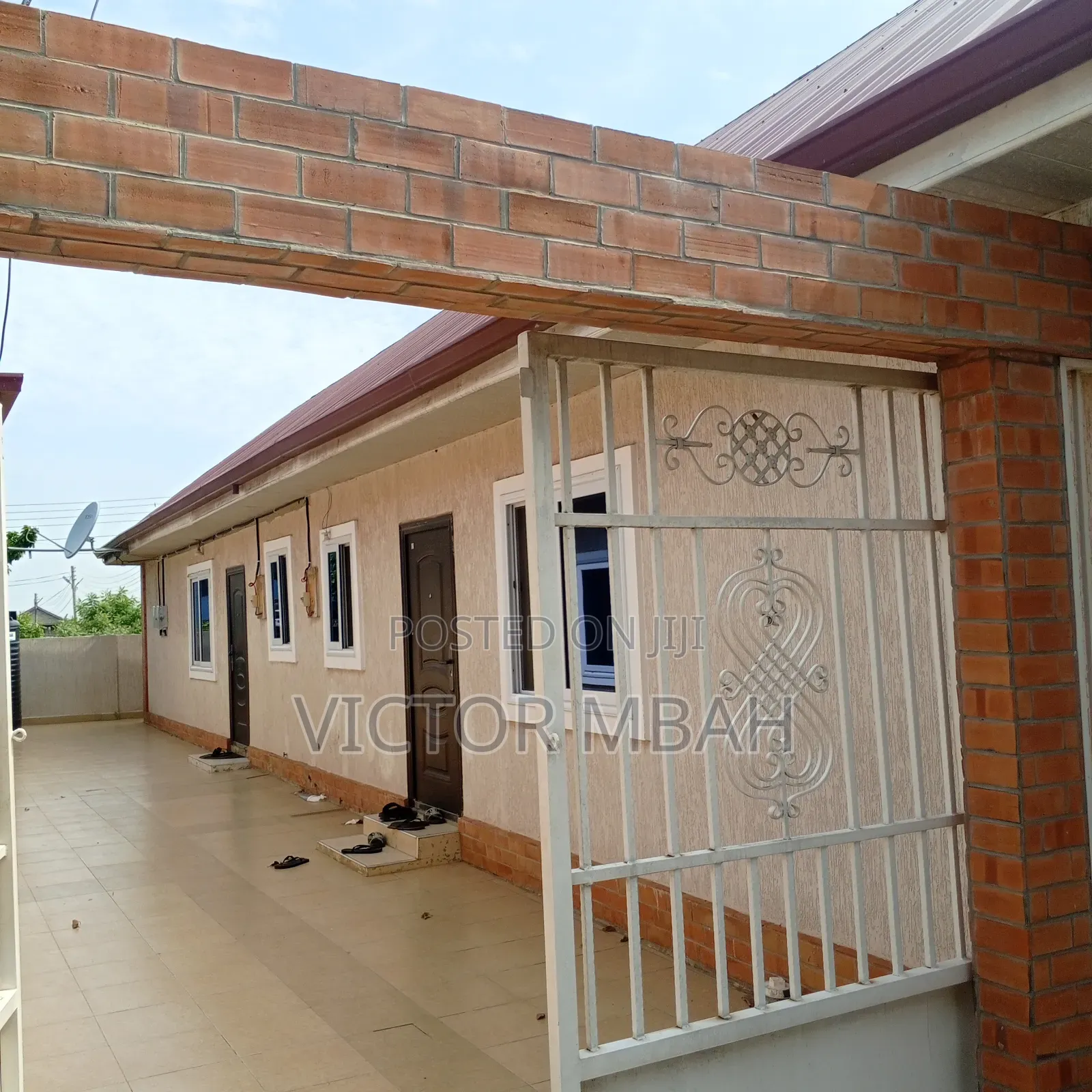 4bdrm Bungalow in Dc Properties, Tema Metropolitan for sale