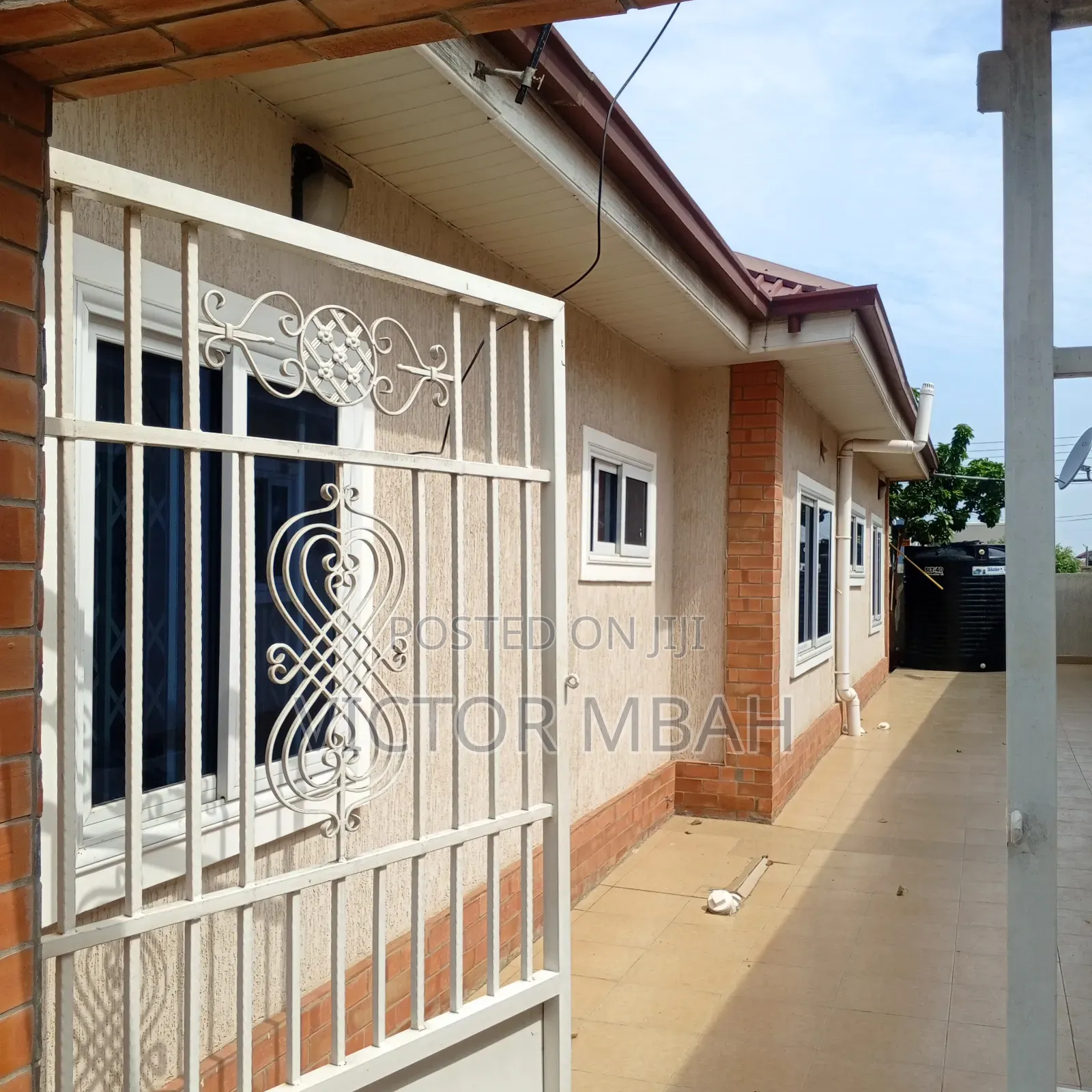 4bdrm Bungalow in Dc Properties, Tema Metropolitan for sale