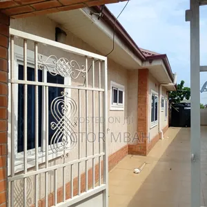 4bdrm Bungalow in Dc Properties, Tema Metropolitan for sale