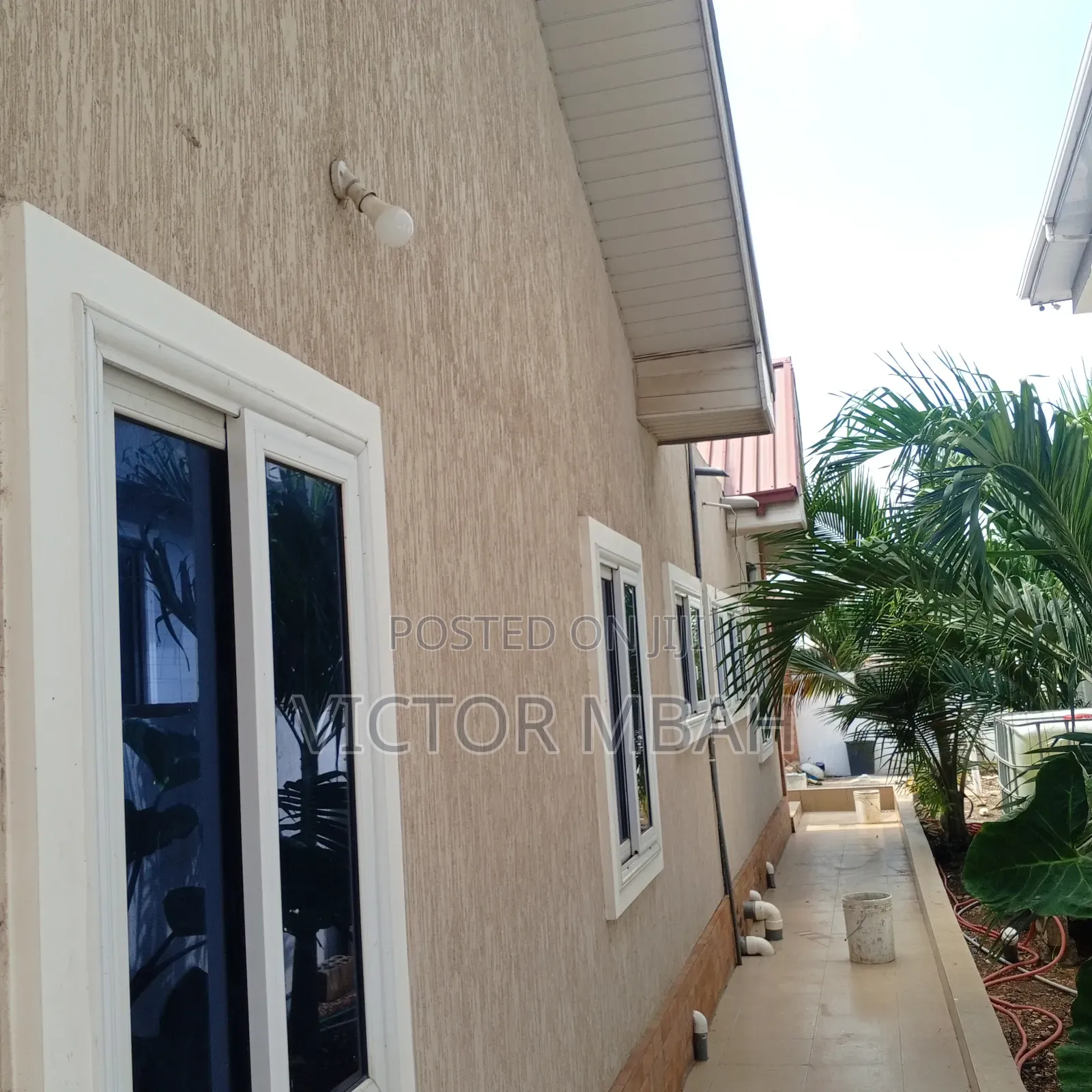 4bdrm Bungalow in Dc Properties, Tema Metropolitan for sale