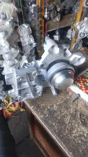 Nissan Rogue Gearbox Seat Top Mountain