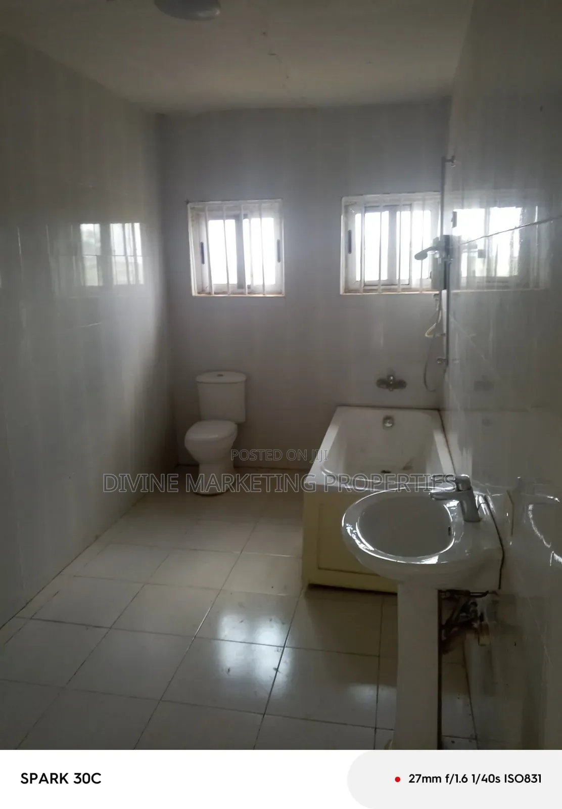 5bdrm House in Valley View for sale