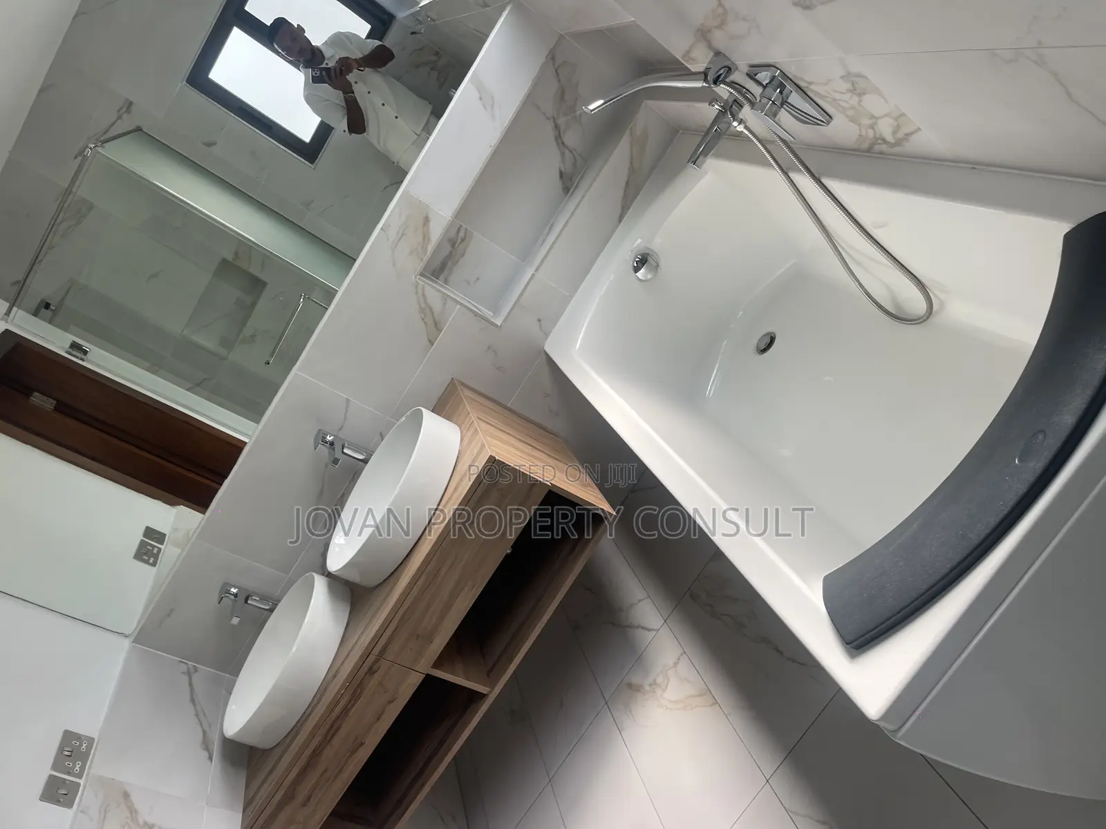 4bdrm House in Cantoment, Cantonments for rent