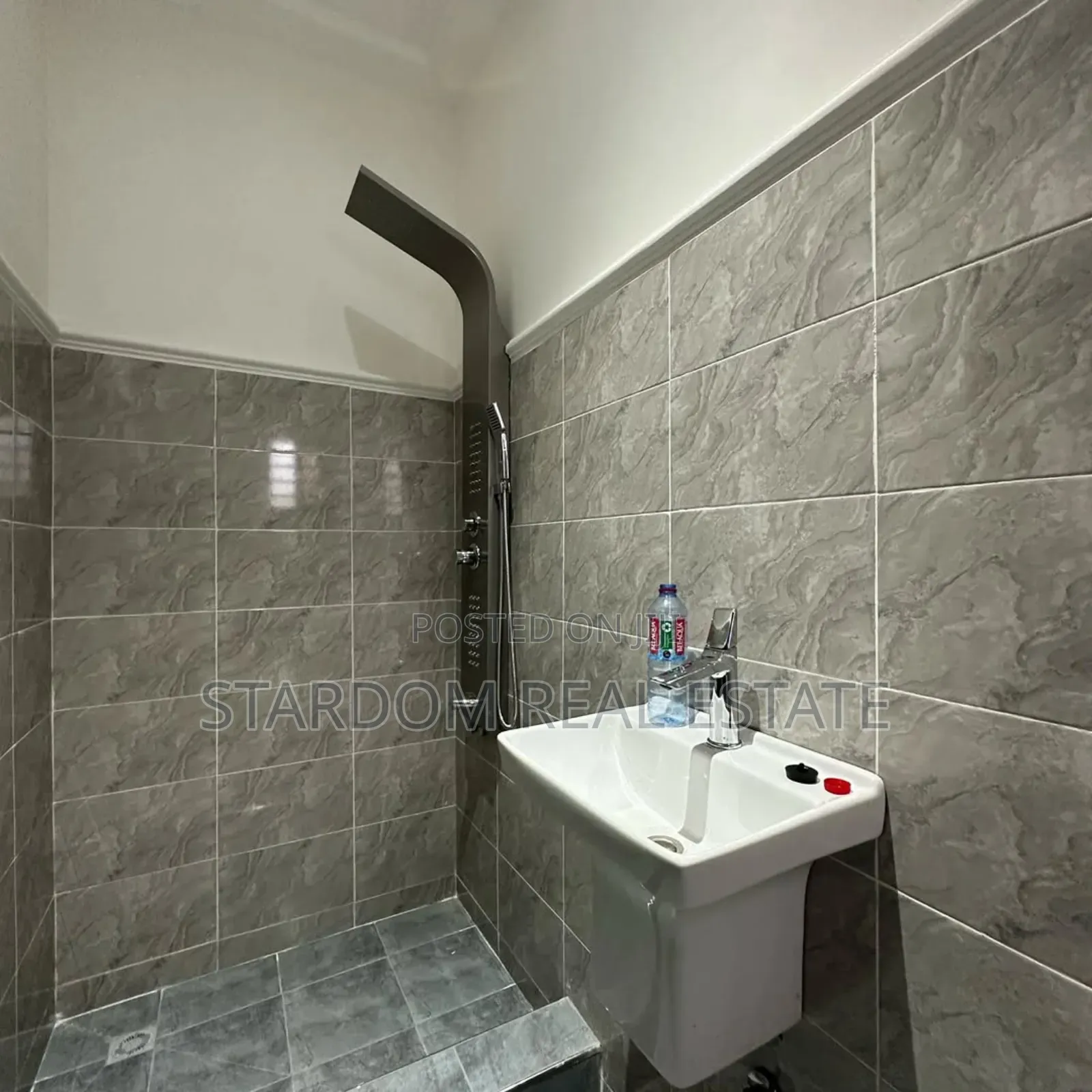3bdrm Duplex in East Legon Hills for sale