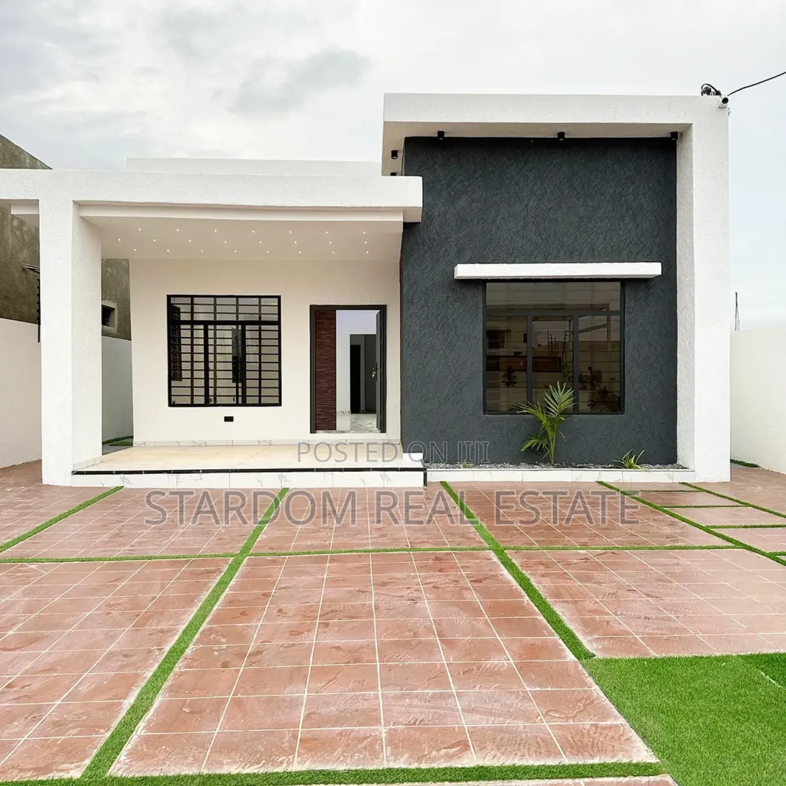 3bdrm Duplex in East Legon Hills for sale