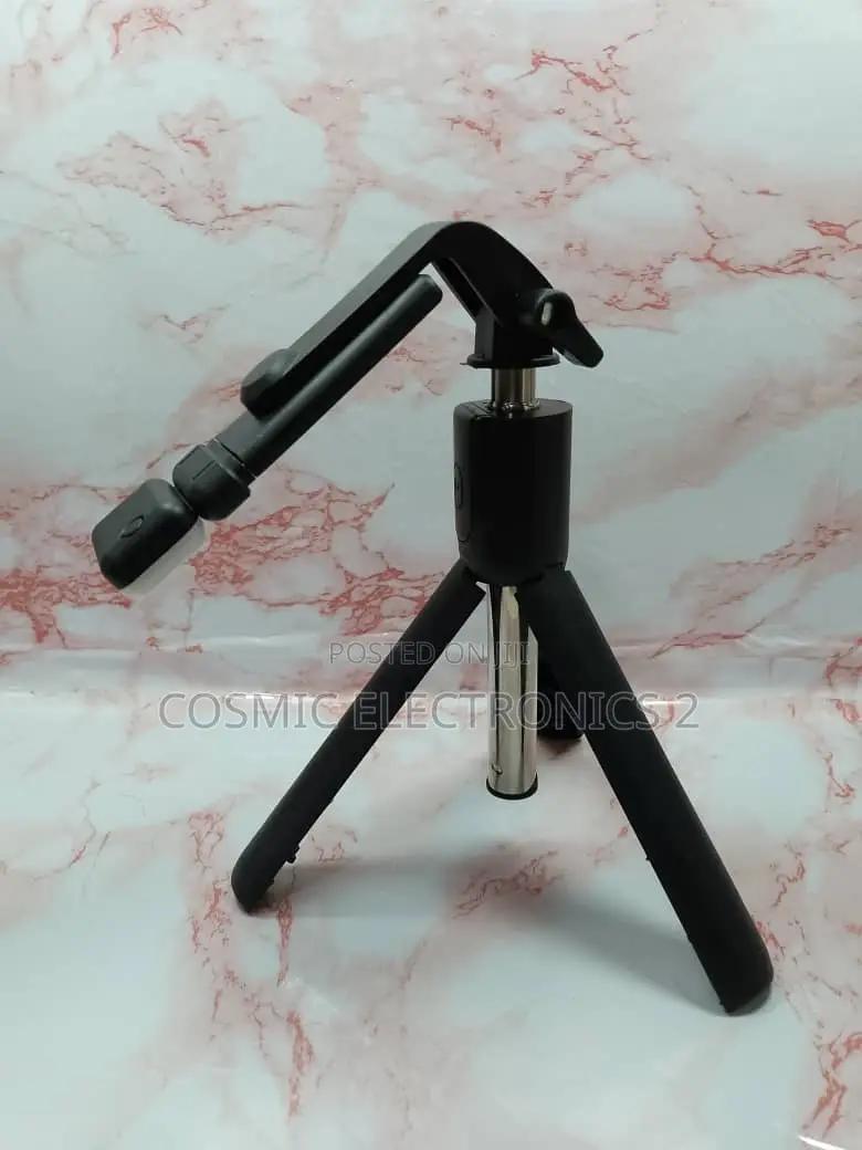 Bluetooth Selfie Stick Tripod, Full Light + Shutter Remote
