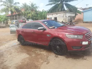 Photo - Ford Taurus Limited 2013