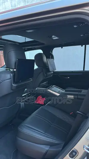 Lexus LX 2022 Black