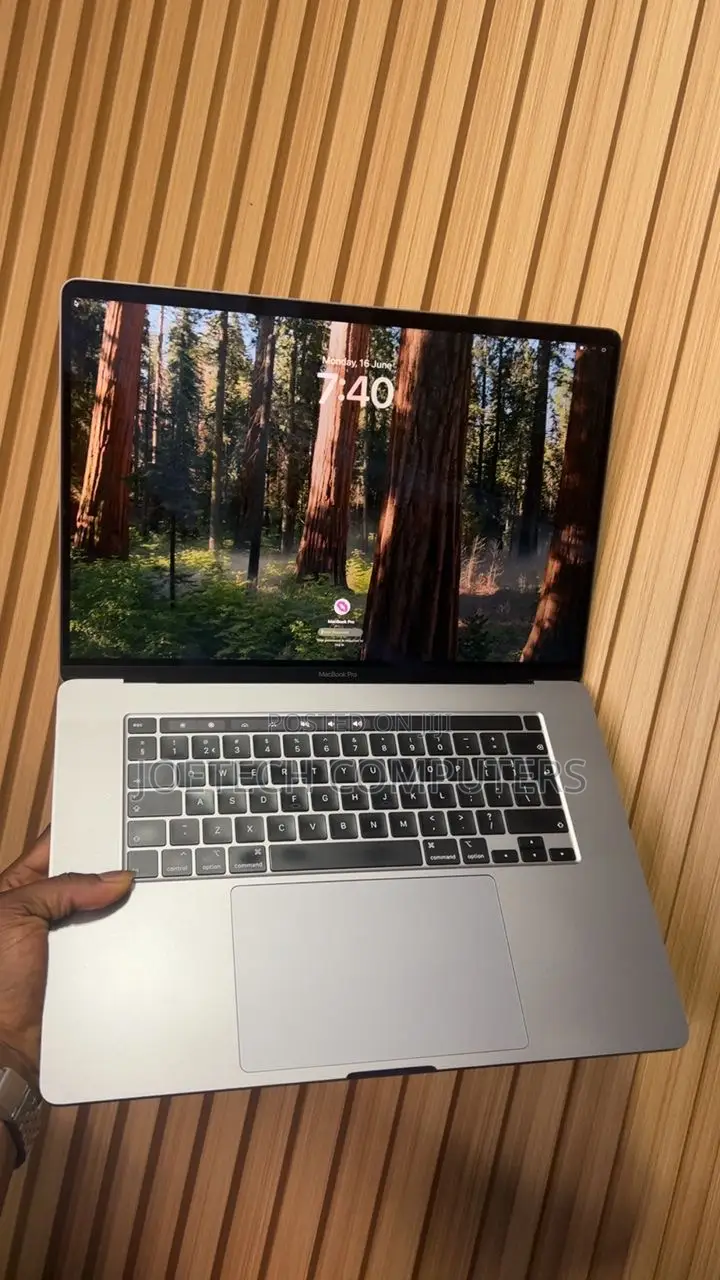 Laptop Apple MacBook Pro 2019 16GB Intel Core i7 SSD 512GB