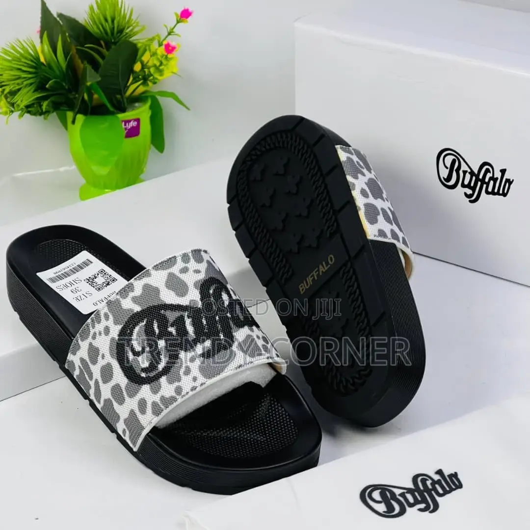 Buffalo, Balanciaga Adidas Slides