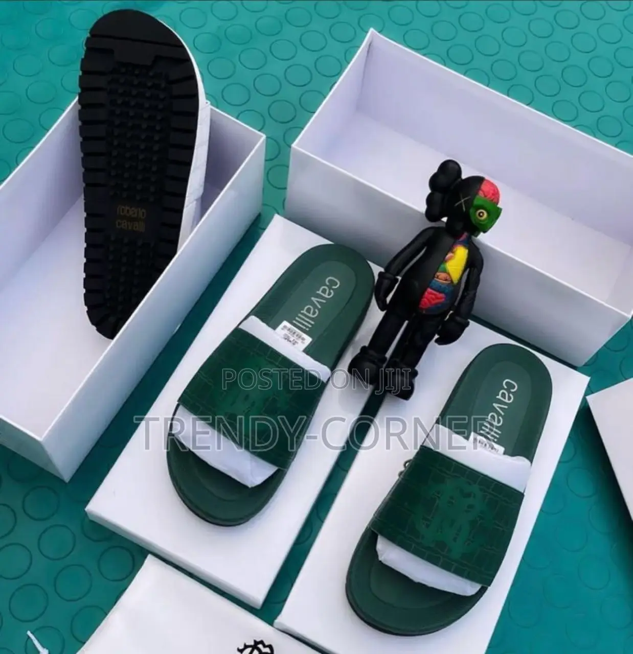 Buffalo, Balanciaga Adidas Slides